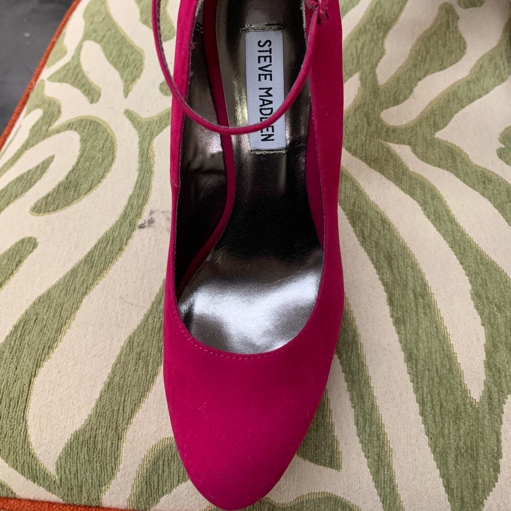 Shoes - Picture 2 of 5
